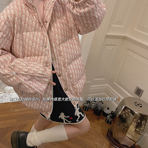 粉色老花90%白鹅绒羽绒服