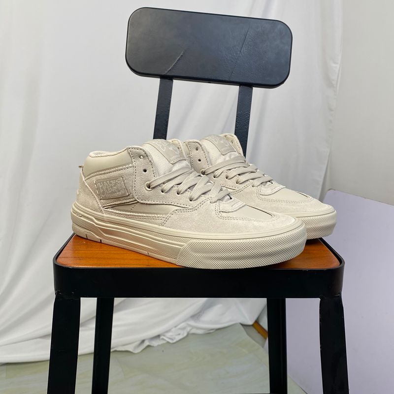 VANS范斯联名中帮专业滑板鞋