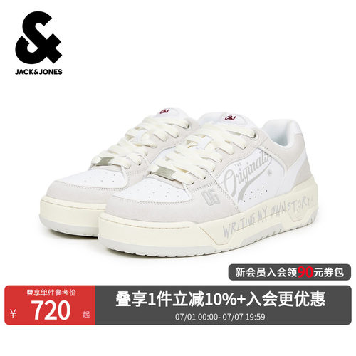 不同材质拼接设计，鞋外侧复古文艺字体装饰