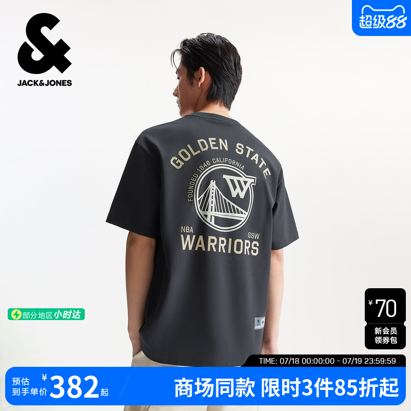 略宽松版型；罗纹领口；背后金州勇士队图案