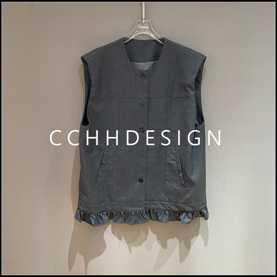 欧洲站女装2026夏季新款简约圆领纽扣马甲无袖外搭下摆荷叶边坎肩