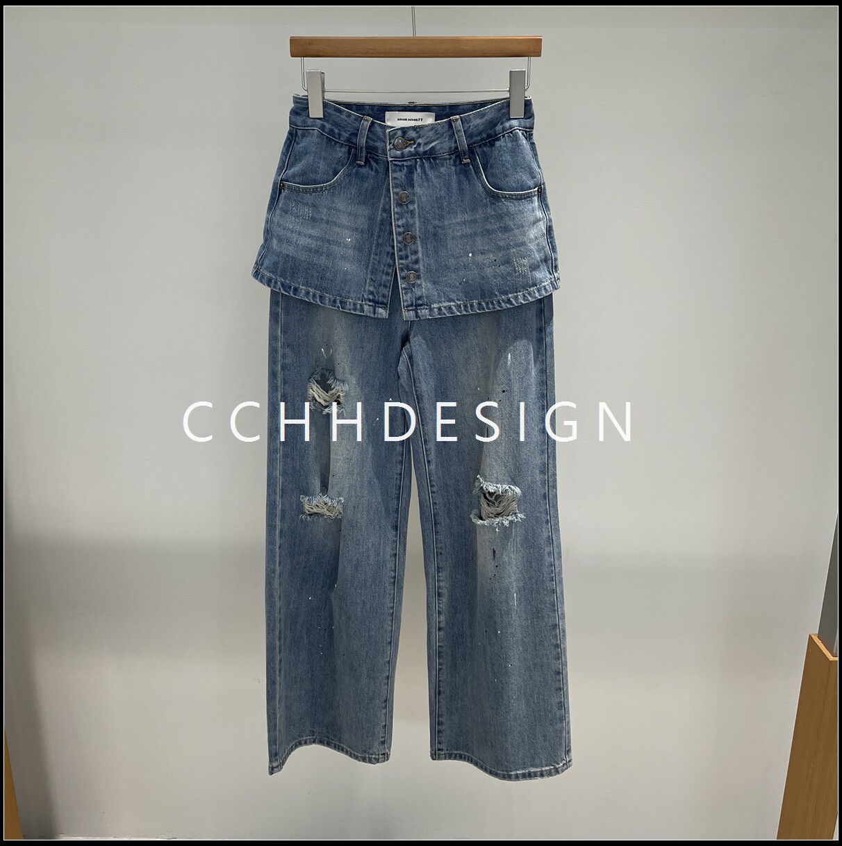 欧洲站女装2026春季新款时尚高腰屁帘破洞牛仔裤宽松阔腿做旧毛边
