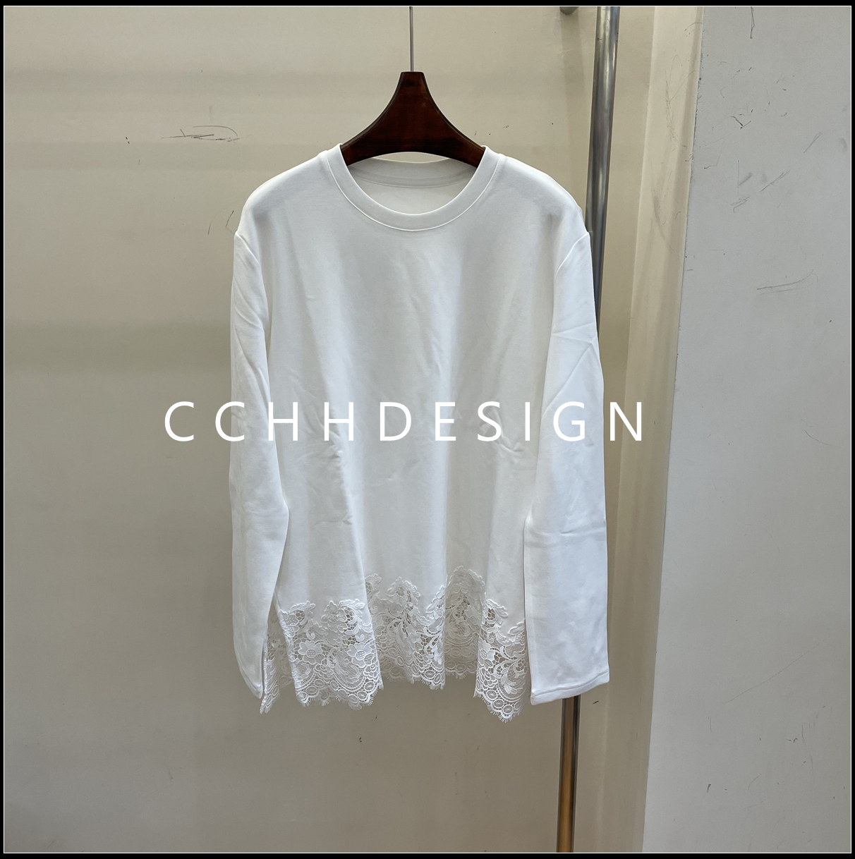 欧洲站女装2025冬季新款洋气拼接设计感蕾丝花边百搭长袖圆领T恤