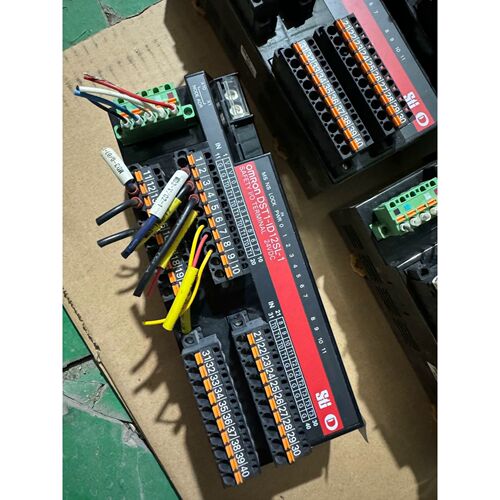 二手OMRON欧姆龙控制器安全I/O端子DST1-ID12S全新拍前请询价