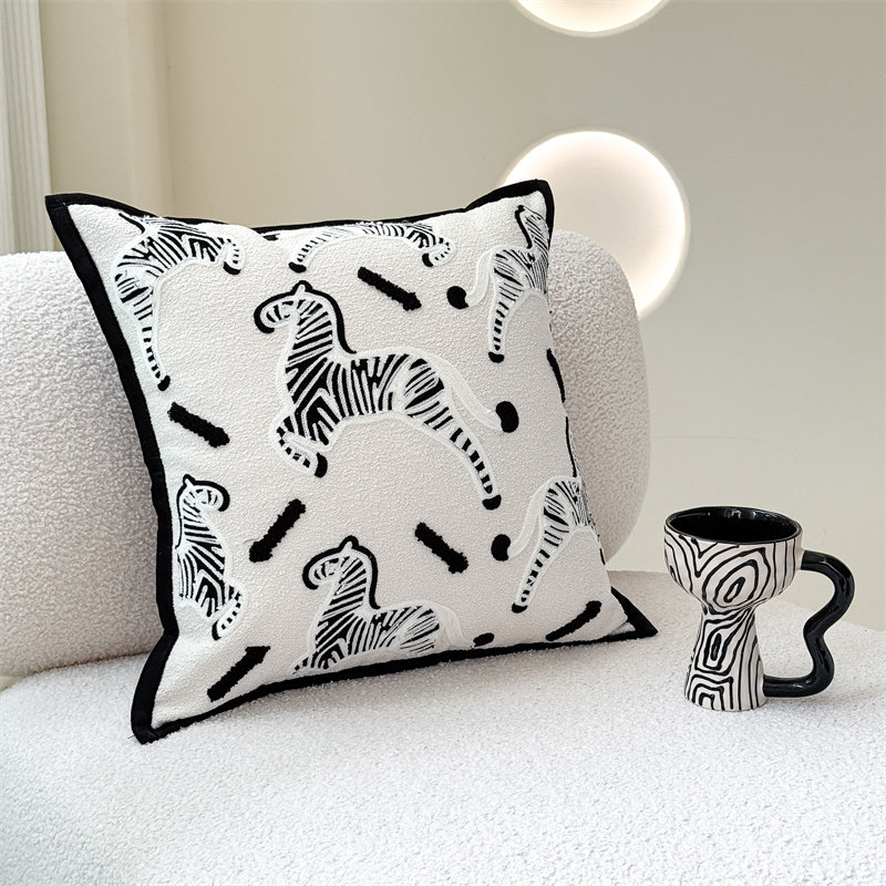 ins风简约黑白靠垫沙发客厅飘窗北欧轻奢高级感靠枕套方形抱枕