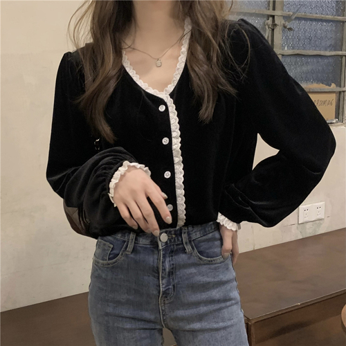 Real price! Autumn and winter temperament V-neck stitched lace top women's French Fu ancient black velvet shirt