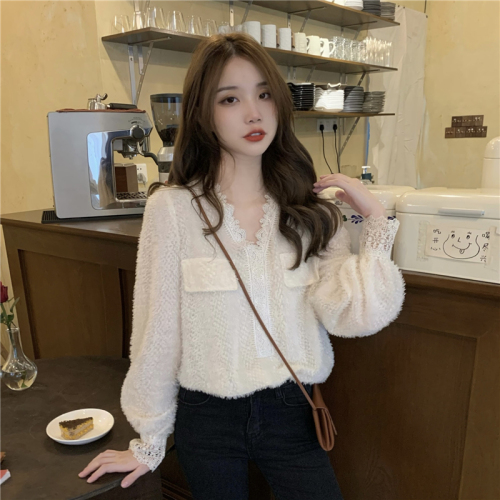 Real price! Korean autumn and winter versatile V-neck lace shirt temperament with bottomed shirt and long sleeve top