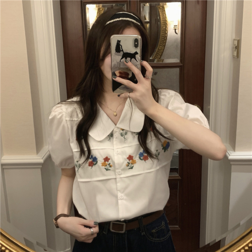 Real price! Korean white shirt women's design flower embroidery doll neck loose short sleeve shirt