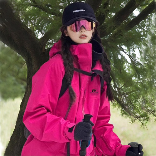 卡盛玫红色三合一冲锋衣女款外套