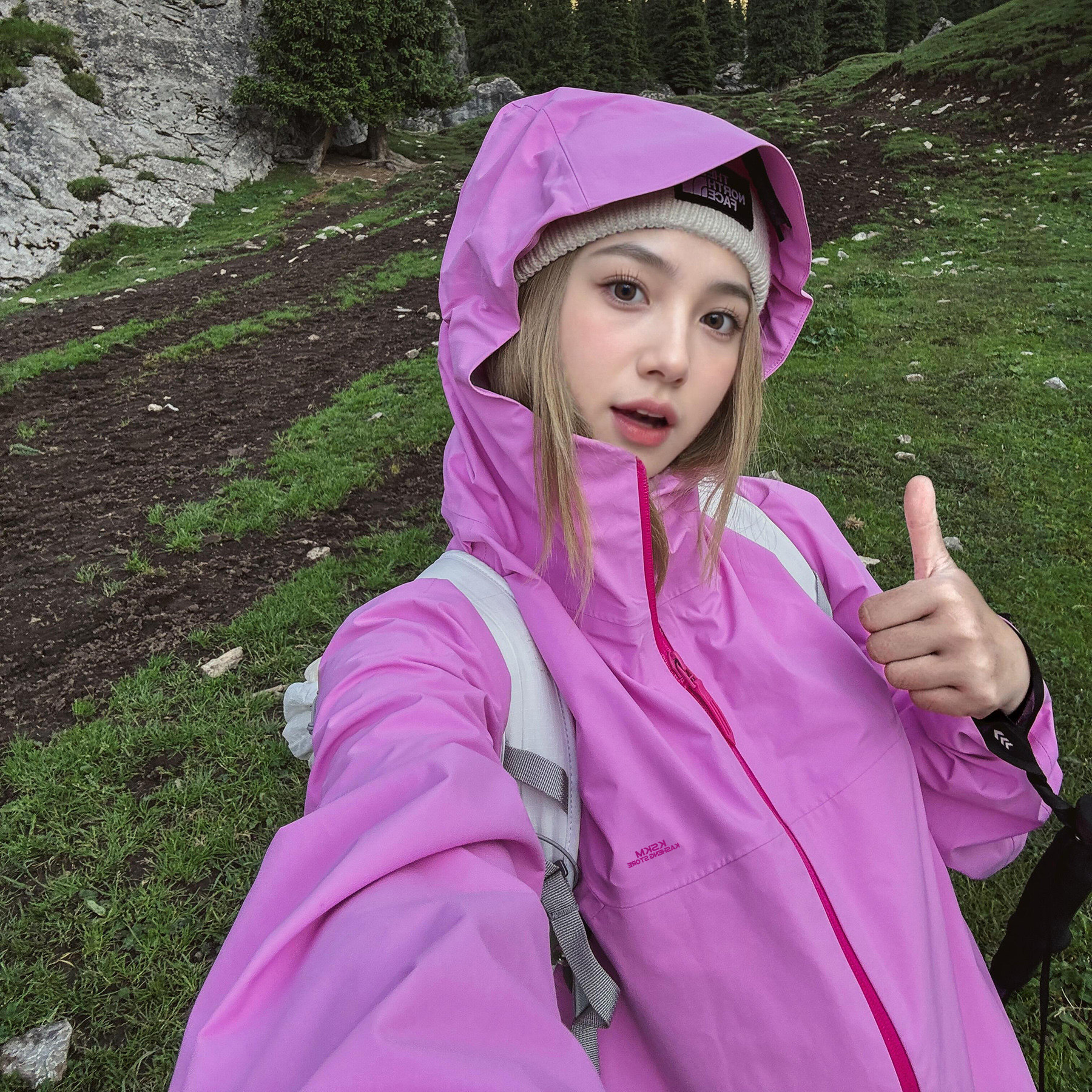 卡盛桃粉色拼接冲锋衣外套女2026春季新款三合一户外防风徒步夹克,女装/女士精品,短外套,淘宝优惠券,粉丝福利购,淘宝优惠卷