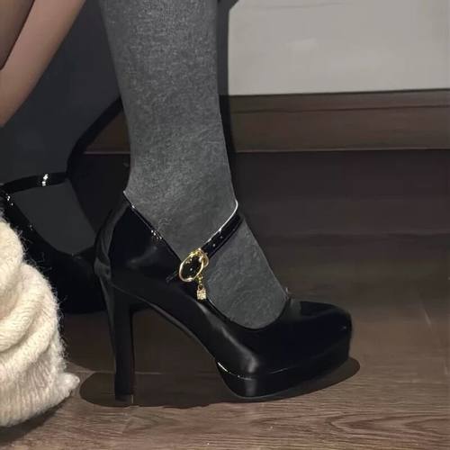辣妹复古玛丽珍高跟鞋女2025年新款一字扣带防水台不累脚粗跟单鞋