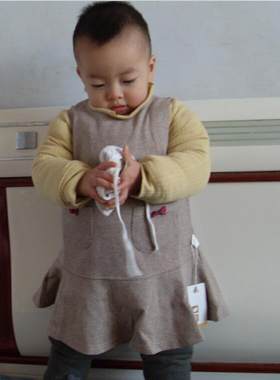 秋冬季幼童百搭风无袖裙包邮