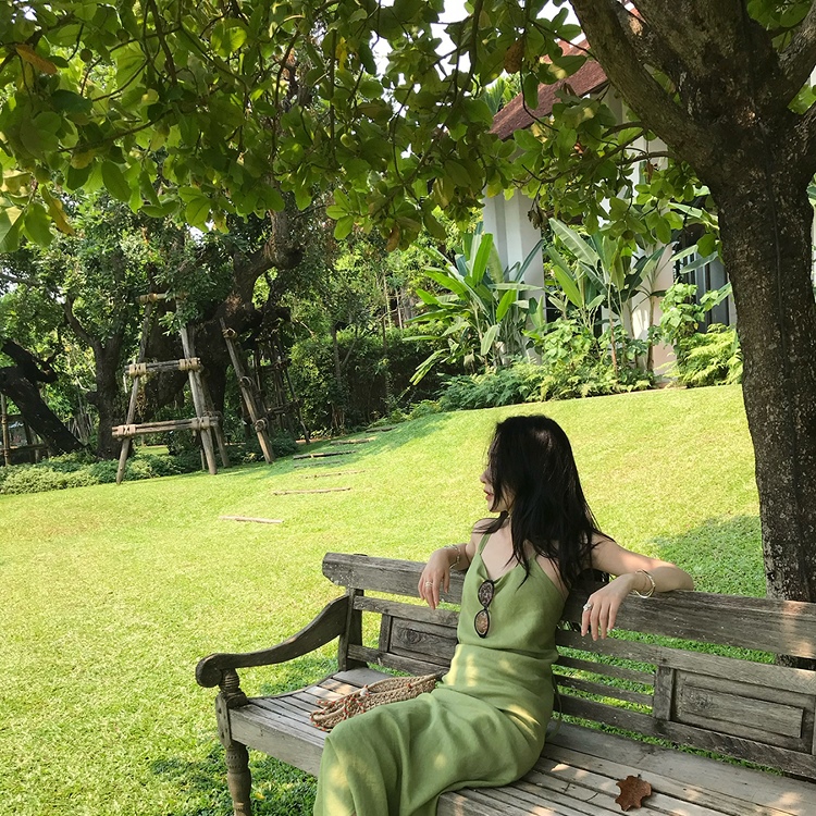 2025新款一片式斜裁全亚麻方领气质连衣裙女收腰显瘦吊带背心裙夏