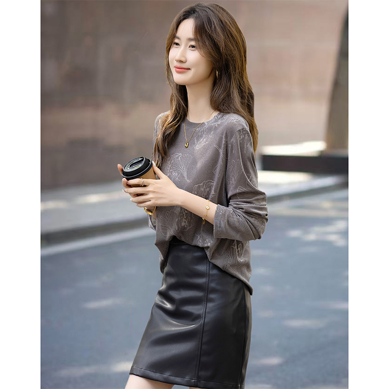 简约风轻薄白色印花T恤女2025秋季新款通勤休闲圆领长袖显瘦上衣