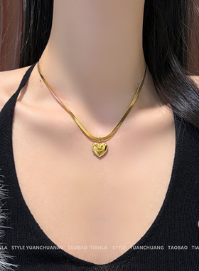 钛钢不掉色蛇骨链爱心项链女
