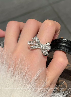 精致大气锆石蝴蝶结戒指女