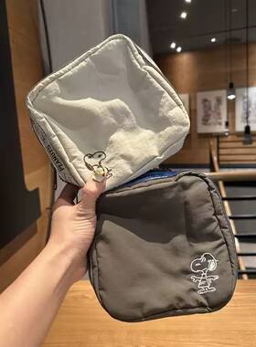 可爱卡通复古刺绣狗狗方形拉链多功能化妆包外出便携洗漱包收纳包
