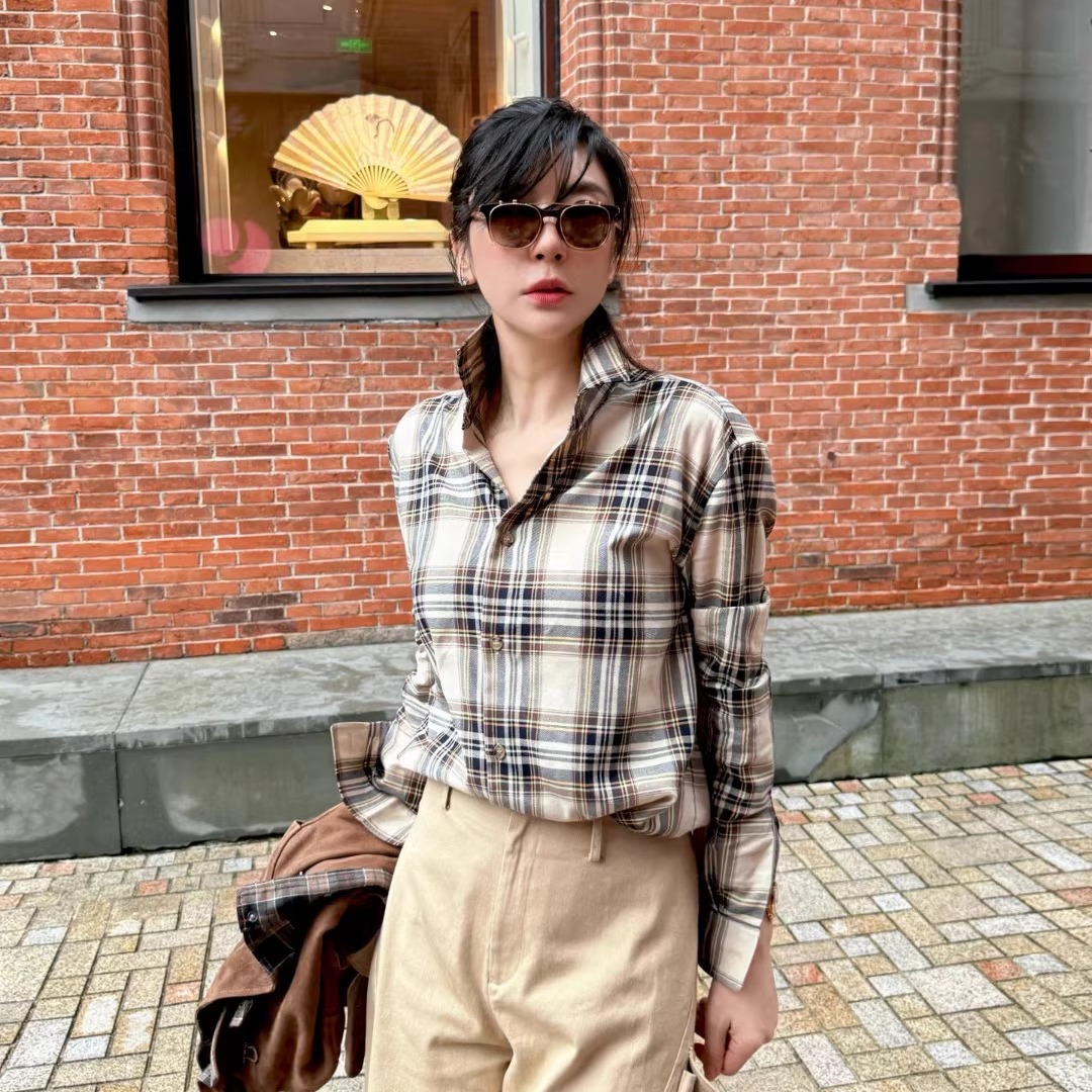 时尚格纹复刻秀场翻领长袖衬衫