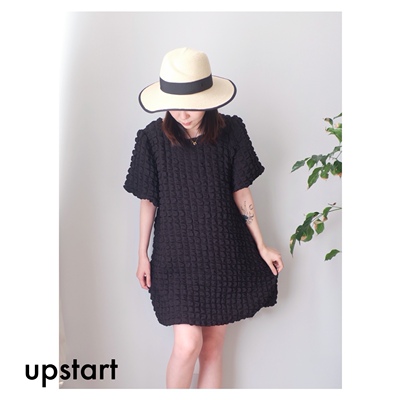 UPSTART立体肌理感泡泡格子宽松膝上连衣裙