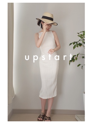 UPSTART波浪条纹肌理感法式珍珠长款吊带连衣裙