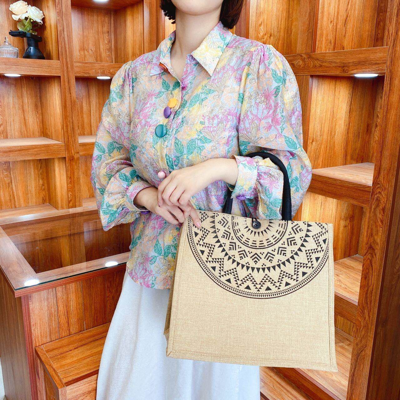 ins新款女士上班族手提麻袋购物袋大容量便当包女字母亚麻手提袋