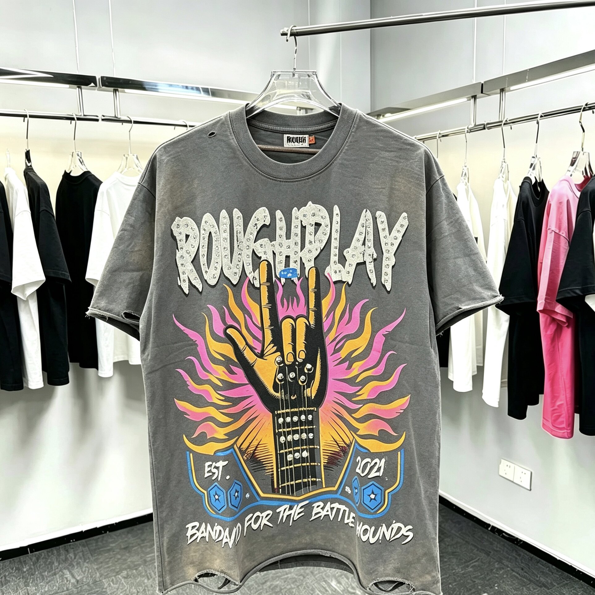 RoughPlay Rock手势吉他印花烫钻破洞做旧短袖复古洗水宽松T恤潮