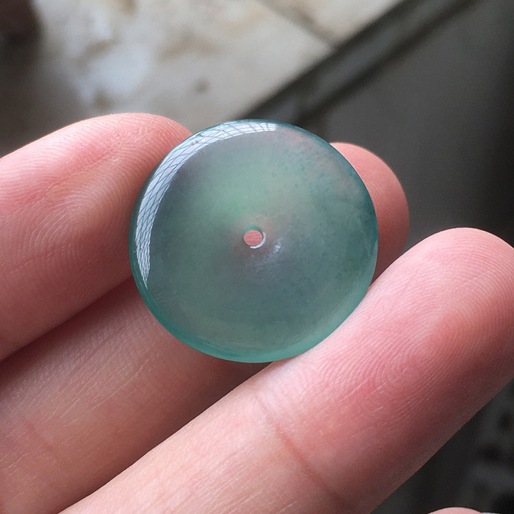 玉石寨A货翡翠危地马拉平安扣