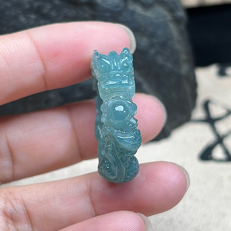 危地马拉翡翠A货龙雕扳指送证书图片