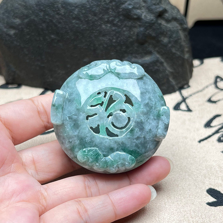 缅甸A货乌鸡种翡翠仿古香盒