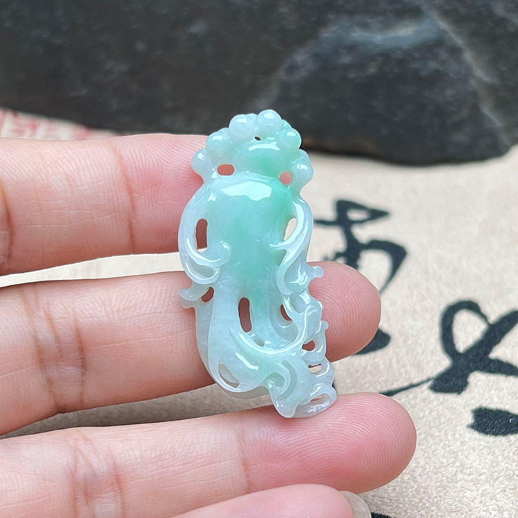人参吊坠缅甸翡翠A货冰糯种淡绿手工雕刻人生如意挂件正品送证书