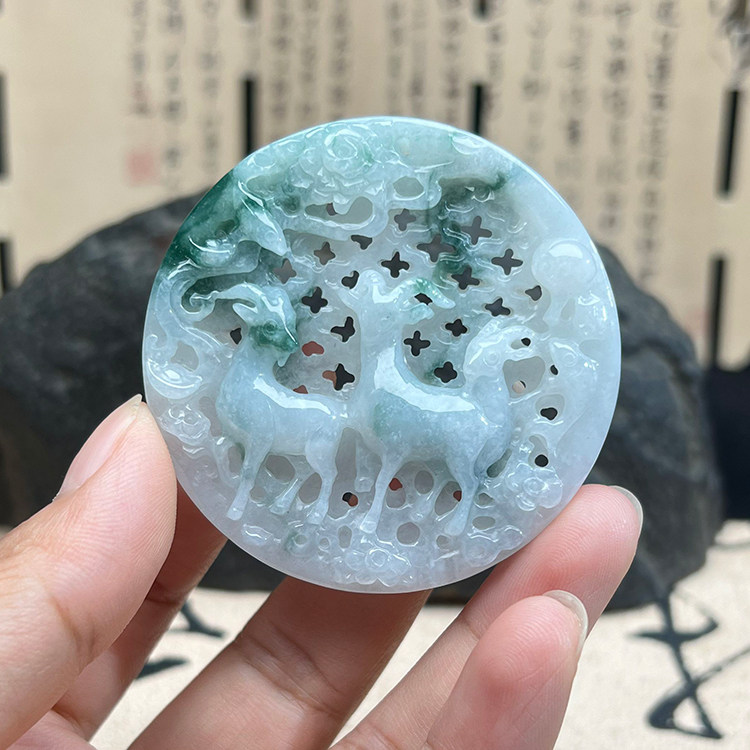 缅甸天然翡翠A货飘花生肖羊玉佩