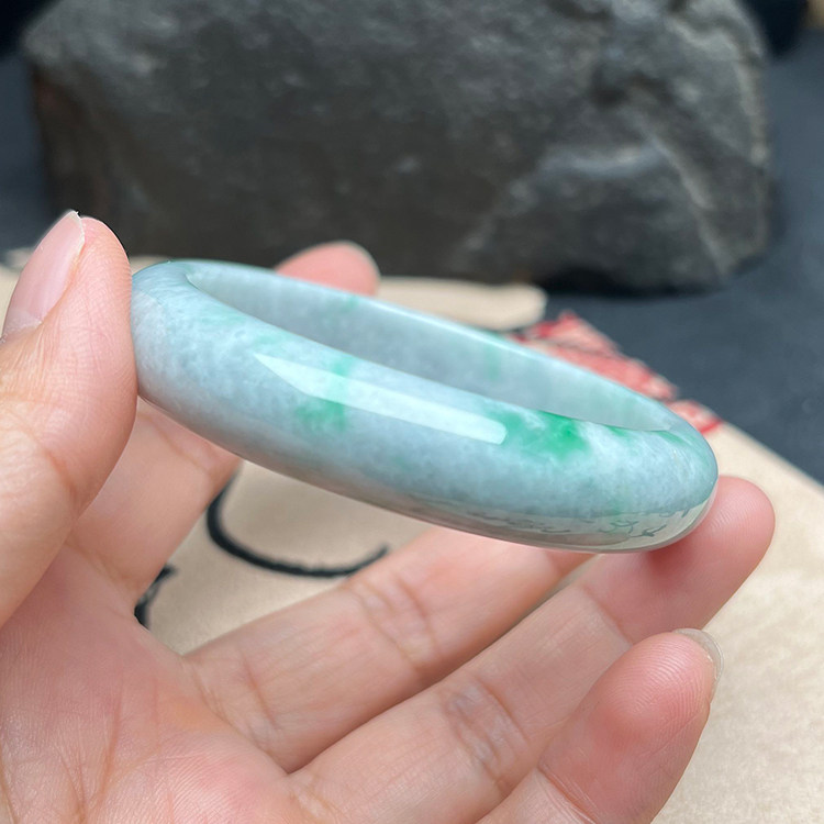 阳绿A货冰糯缅甸翡翠手镯送证书