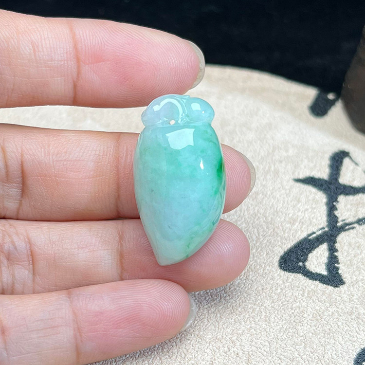 缅甸A货冰糯翡翠福瓜吊坠送证书