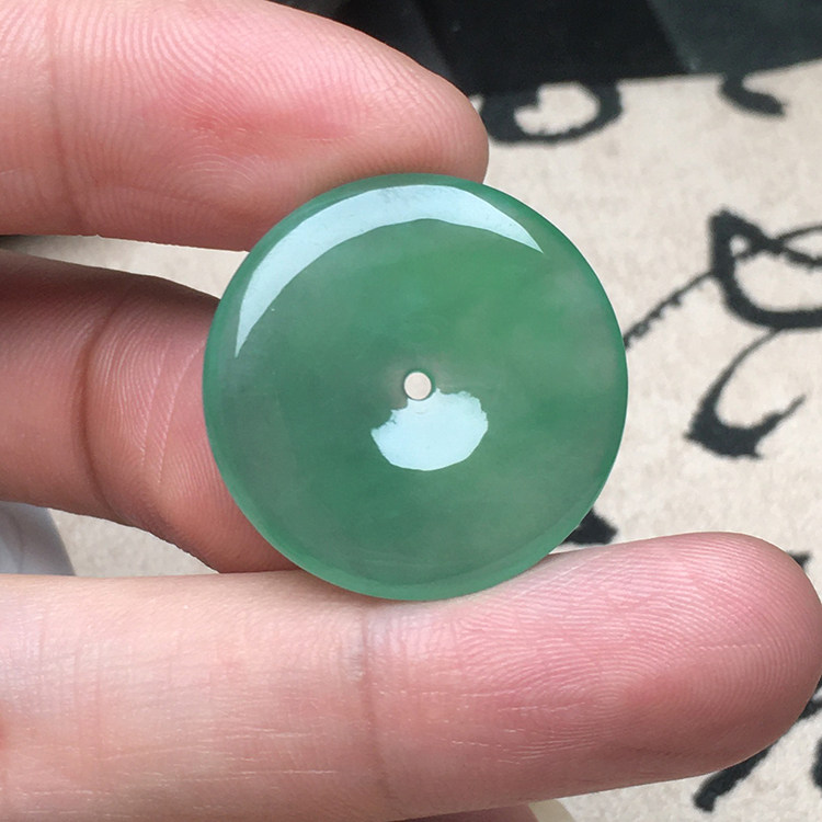 玉石寨A货翡翠平安扣吊坠
