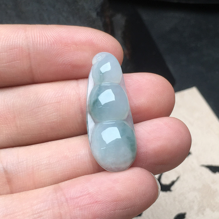 玉石寨玉器包邮a货飘花平安豆吊坠缅甸保真冰糯种翡翠四季豆挂坠