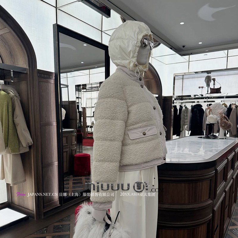 日娜高奢20XXASIA BUYER 12 eop 白色修身短款百搭显瘦小香风外套