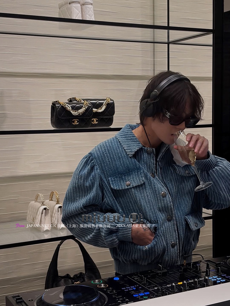 日娜高奢20XXASIA BUYER 12 eop 小众蓝色短款辣妹露脐上衣外套女