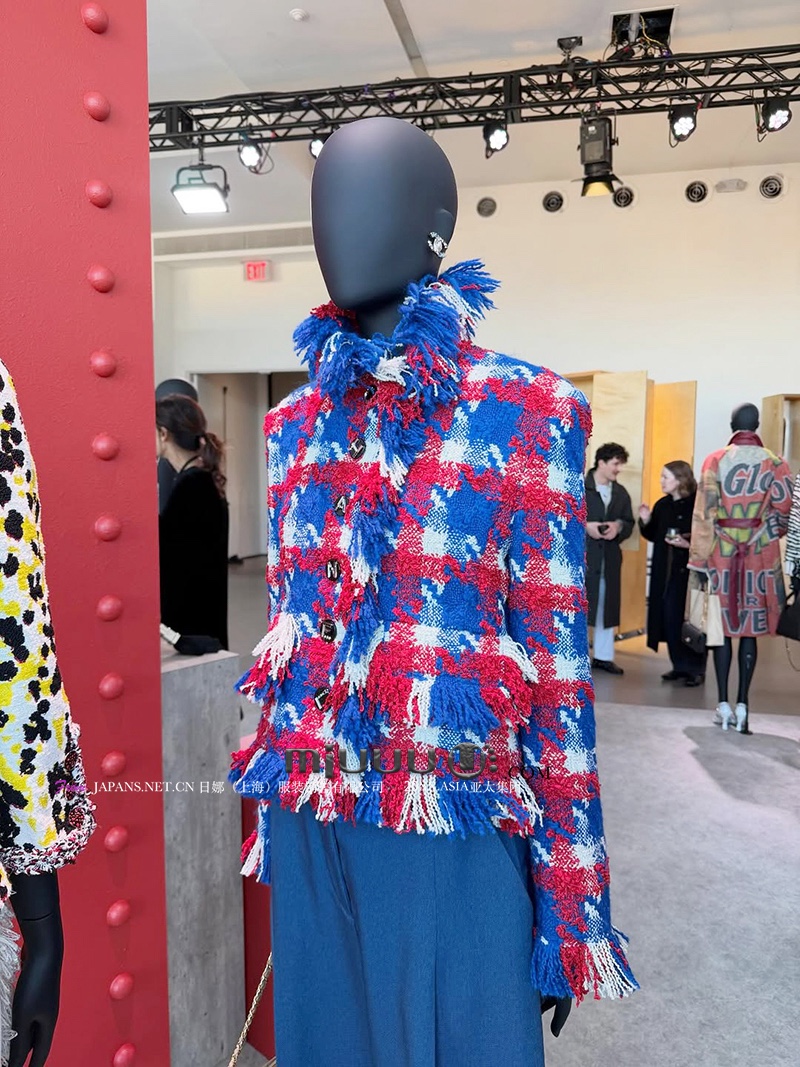 日娜高奢20XXASIA BUYER 12 eop 新款撞色气质高智风短上衣外套女