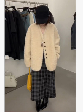 【100%绵羊毛！六周年庆专享】韩系慵懒单排扣皮毛一体外套 25335