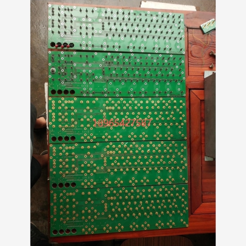 售前询价拍前议价哦大型机器上拆下来的线路板有三块带镀金。