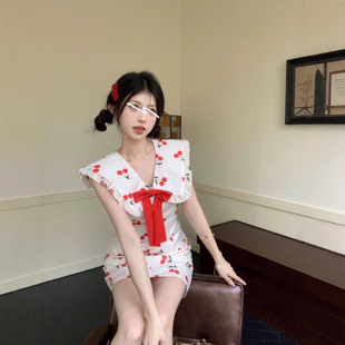 韩系甜美少女樱桃印花短裙收腰显瘦气质高级感超仙翻领设计连衣裙