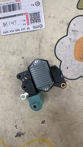 奥博玉柴拖拉机收割机发电机调节器JFZ1915A发电机调节器12V