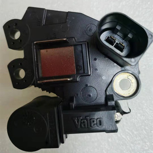 适用于奔驰C180 E260M271发电机调节器 C200