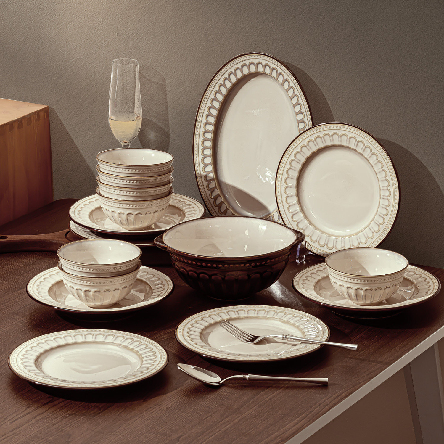 美式复古碗碟套装家用2025新款创意饭碗平盘陶瓷西餐盘餐具乔迁