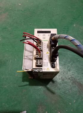 伺服驱动器LXM23CU10M3X1KW220V拆机实图