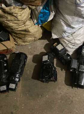 出售Nord Drivesystems和Bauer电机，共7