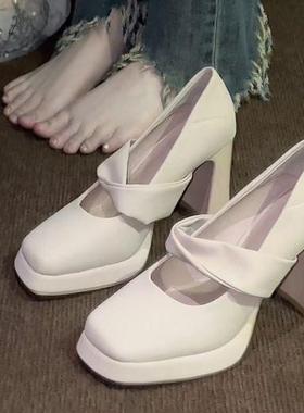 品牌与裙玛丽简厚跟高跟鞋2025新款优雅，高端，不累，皇家姐妹式