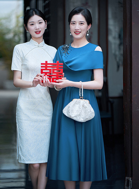 蓝色妈妈婚宴礼服高级感高贵年轻小个子喜婆婆婚礼连衣裙平时可穿