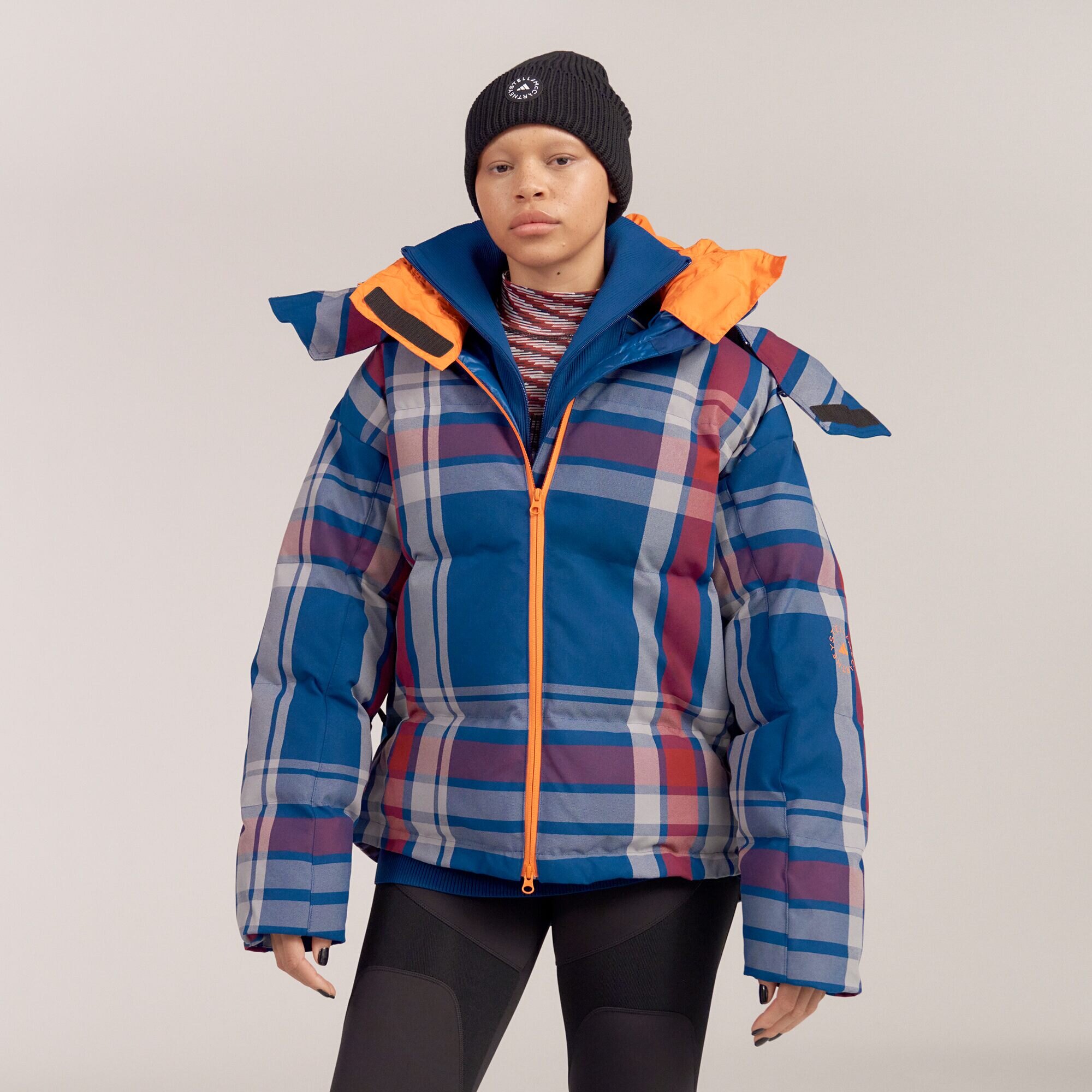 Adidas/阿迪达斯 女子 SMC 运动宽松连帽棉服外套 HG6904