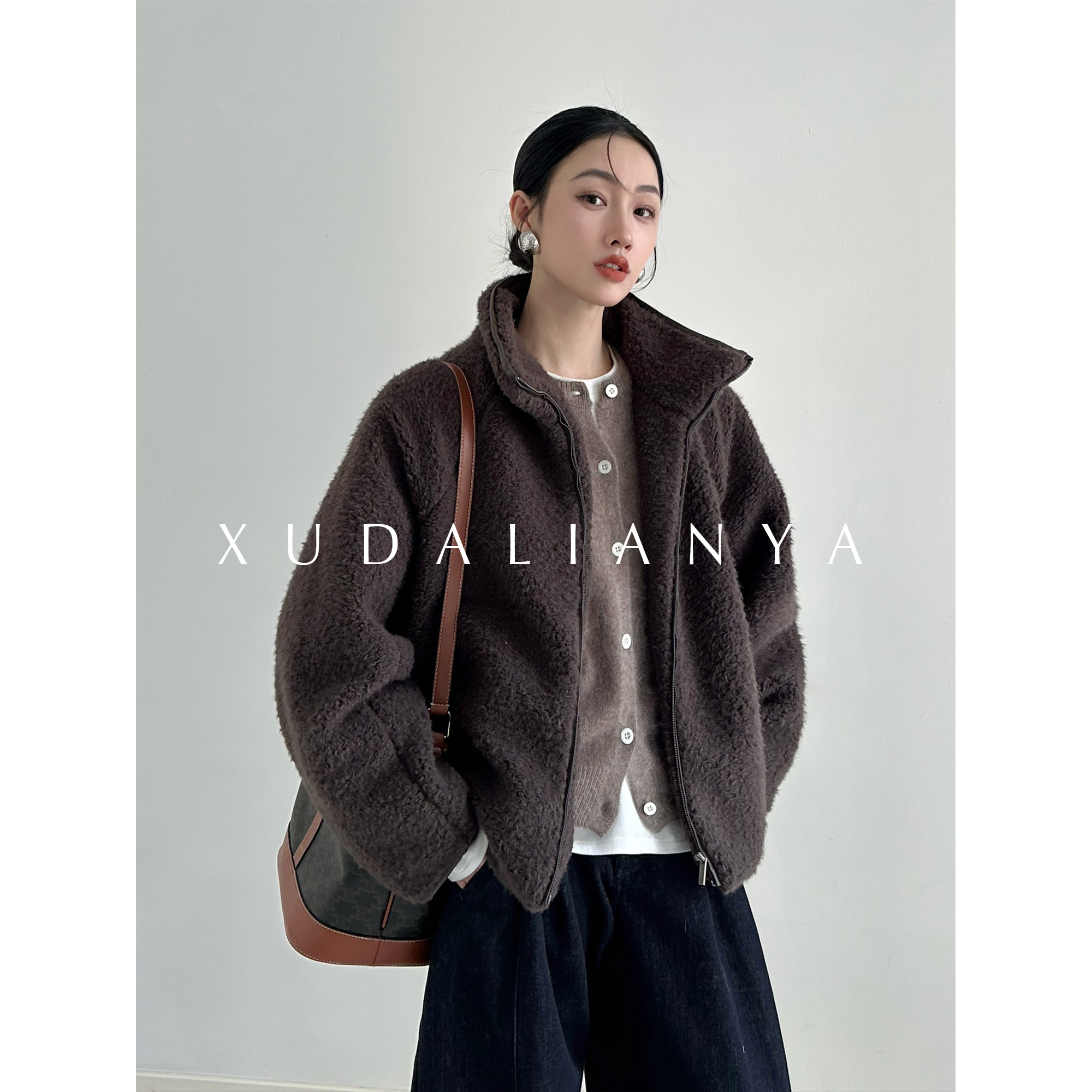 徐大脸吖定制 秋冬松弛感舒服加厚保暖夹克拉链立领羊羔毛外套女